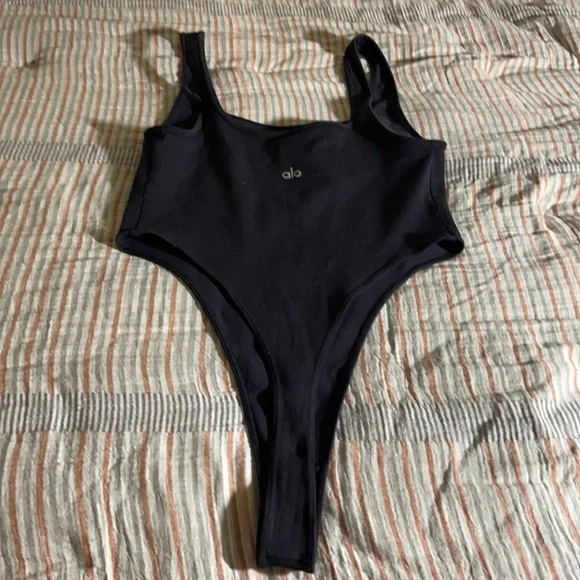 Alo Airbrush hot shot bodysuit size large - Picture 3 of 5